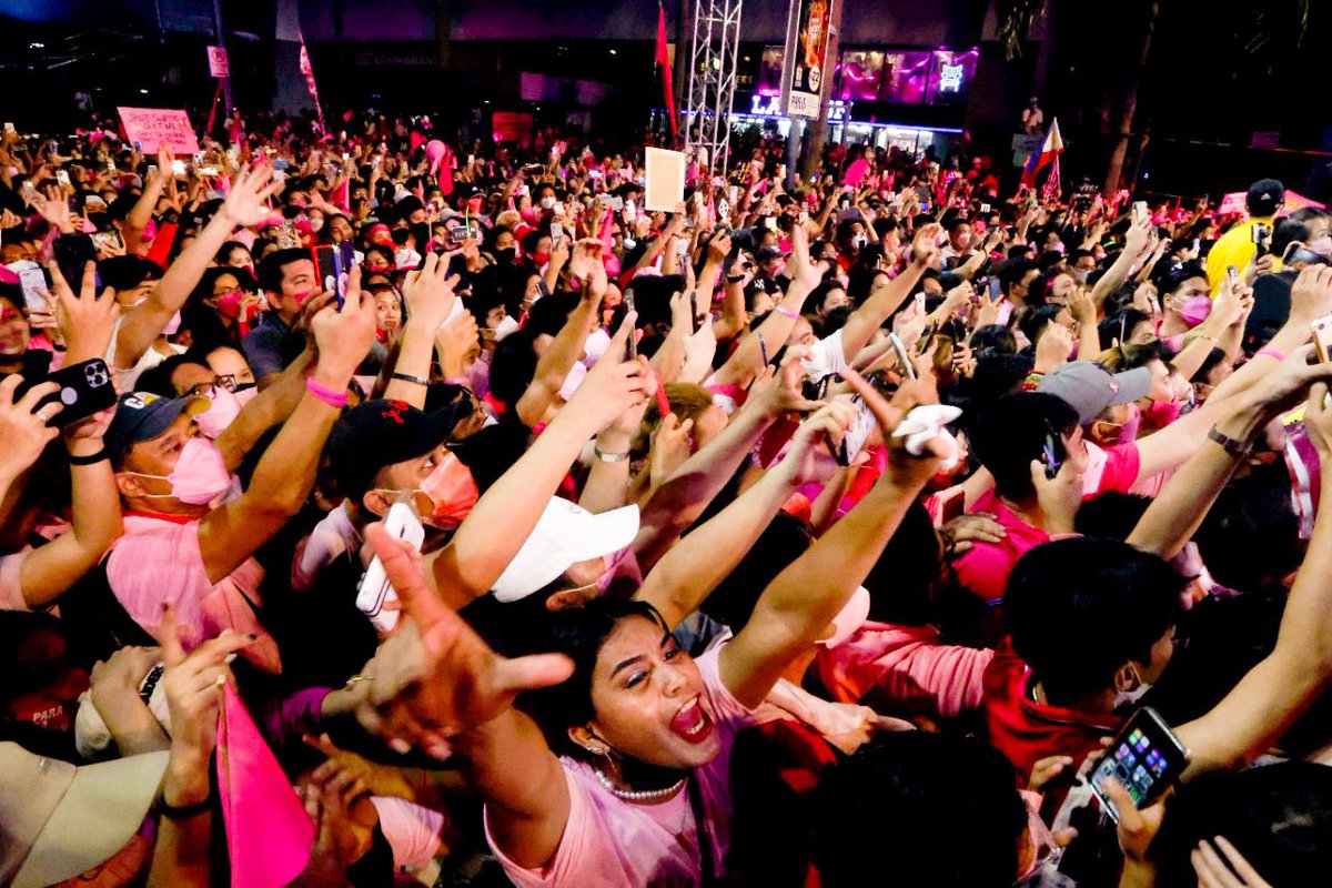 lenirobredo's tweet photo. Mabuhay po kayong lahat.

Ito ang tunay na pag asa at pagkakaisa.

#PasigLaban https://t.co/WDrHelmEDx