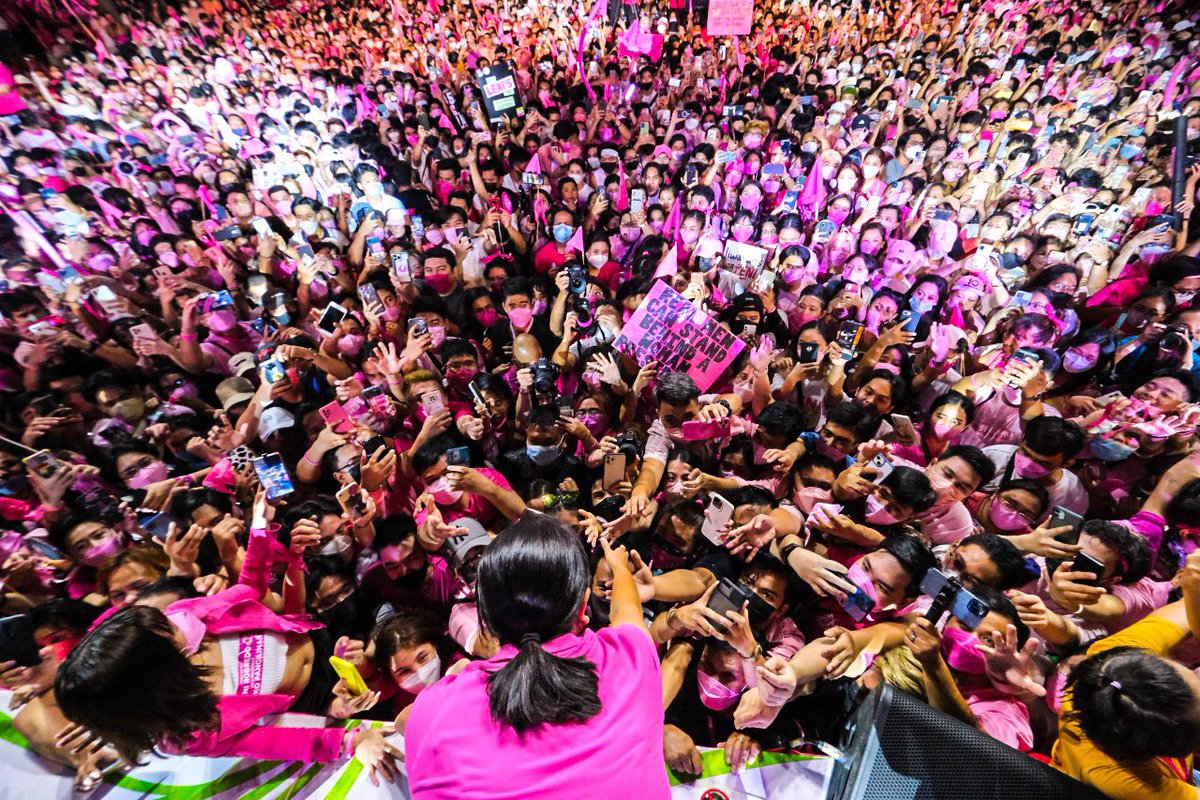 lenirobredo's tweet photo. Mabuhay po kayong lahat.

Ito ang tunay na pag asa at pagkakaisa.

#PasigLaban https://t.co/WDrHelmEDx