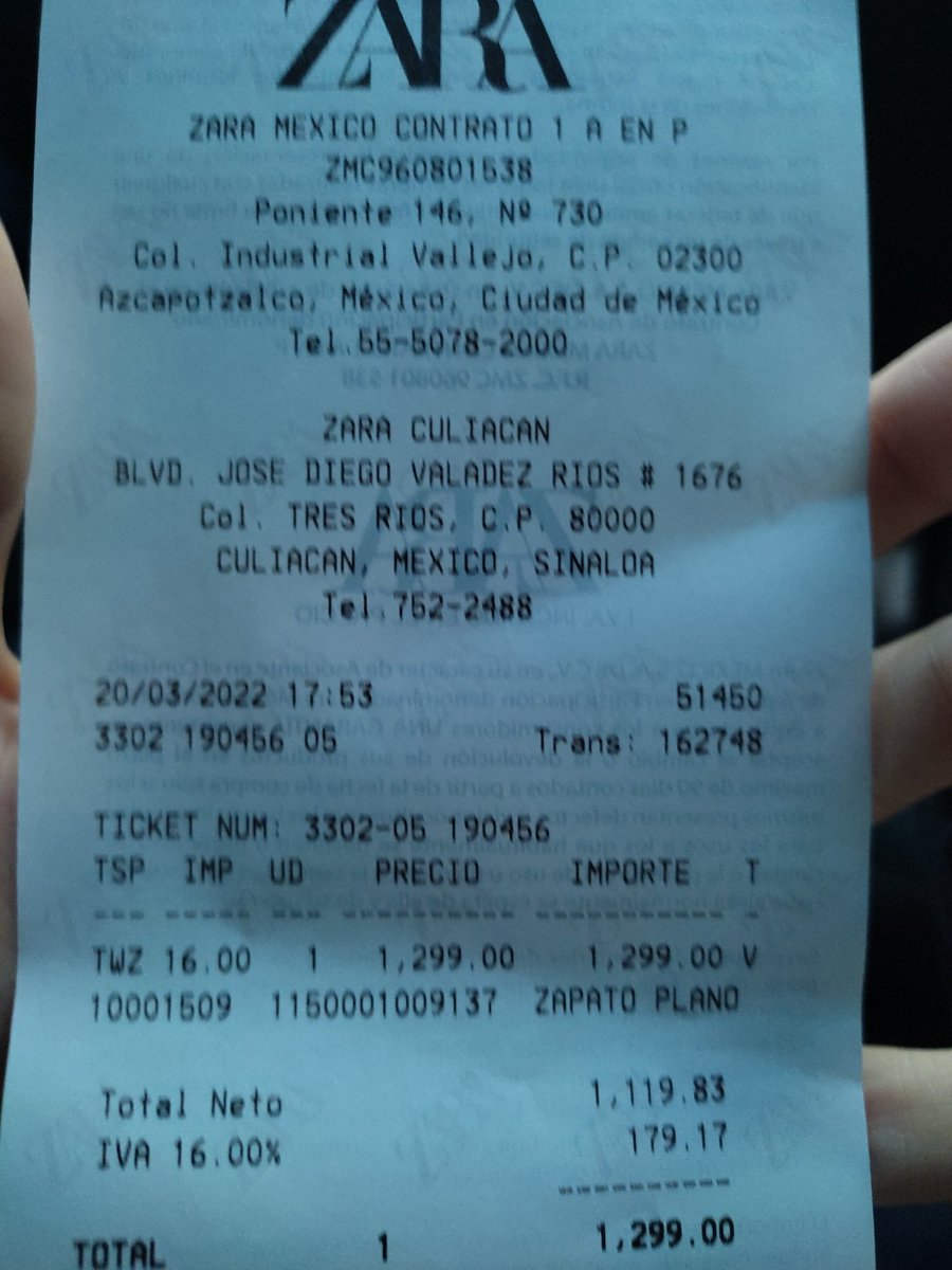 AnnyP_11's tweet photo. Oye @profeco en @Zara México, al menos en Culiacán los precios de todos los zapatos y de muchas otras cosas solo están en Euros, en ningún lado dice el precio en pesos y al momento de pagar te cobran en euro en $32.50 pesos. ¿Esto es legal? https://t.co/LJnHioCwl2