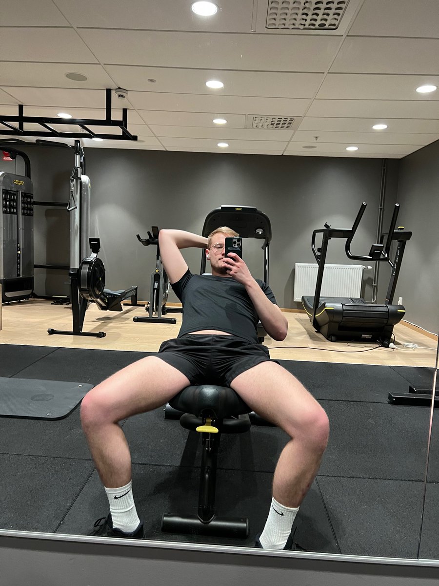ur_flamer's tweet photo. Hotel gym has me thinking https://t.co/o5P8e5zL0Y