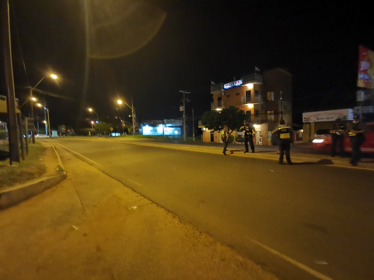 MarkJimenez12's tweet photo. Por que por ejemplo a los conductores se les exige de todo, pero la caminera ni un simple cono puede pone?? @mopcparaguay @MinPublicoPy https://t.co/1SOzatATHR