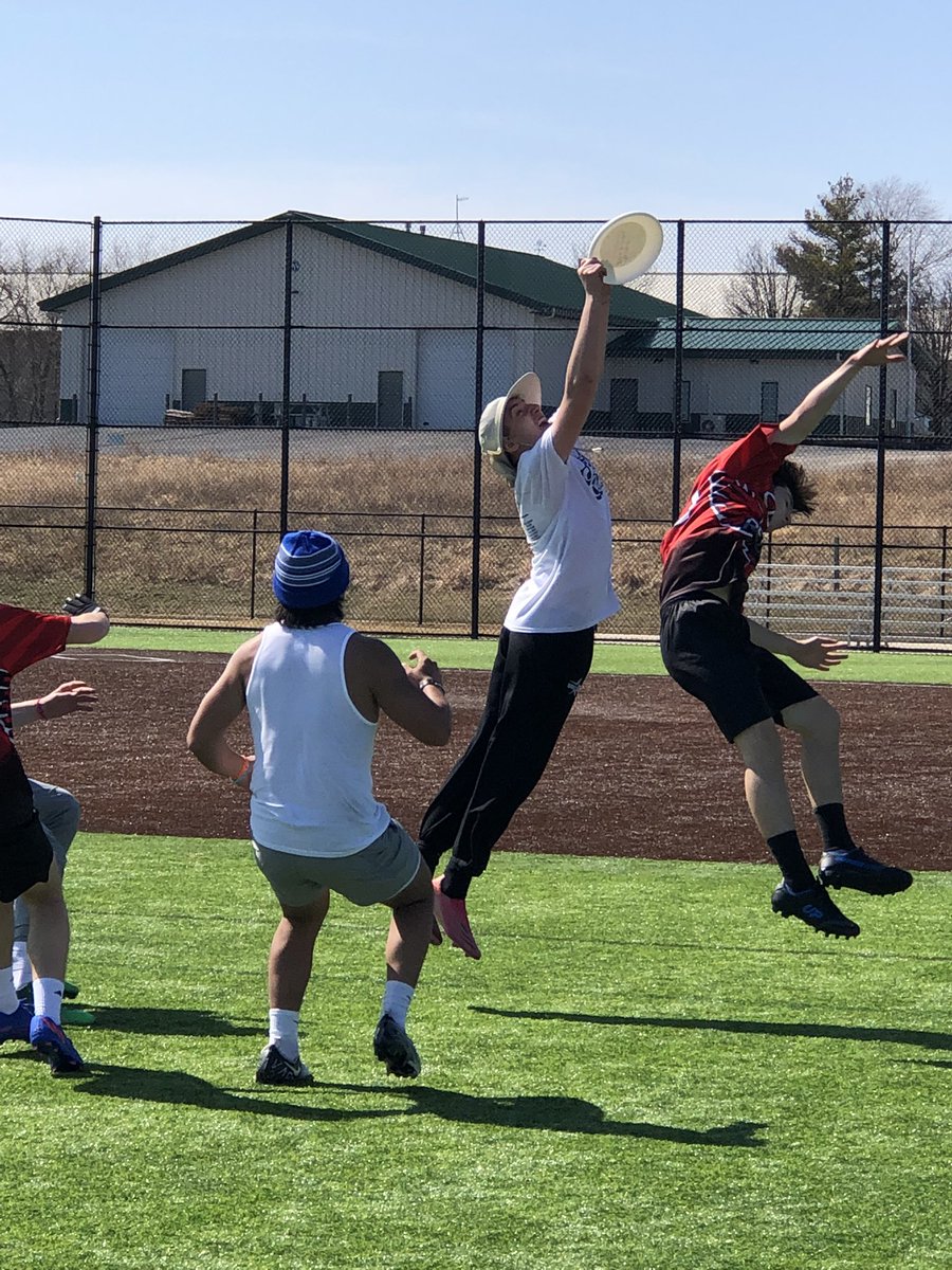 SCNUltimate's tweet photo. These boys got it done today! First tournament in two years. Won 3 of 5 games. Our season is looking very bright! It’s not too late to join the fun!! @bluefangroup @SCNBoosters @STCNSports @StCharlesNorth https://t.co/6foMnbO31D