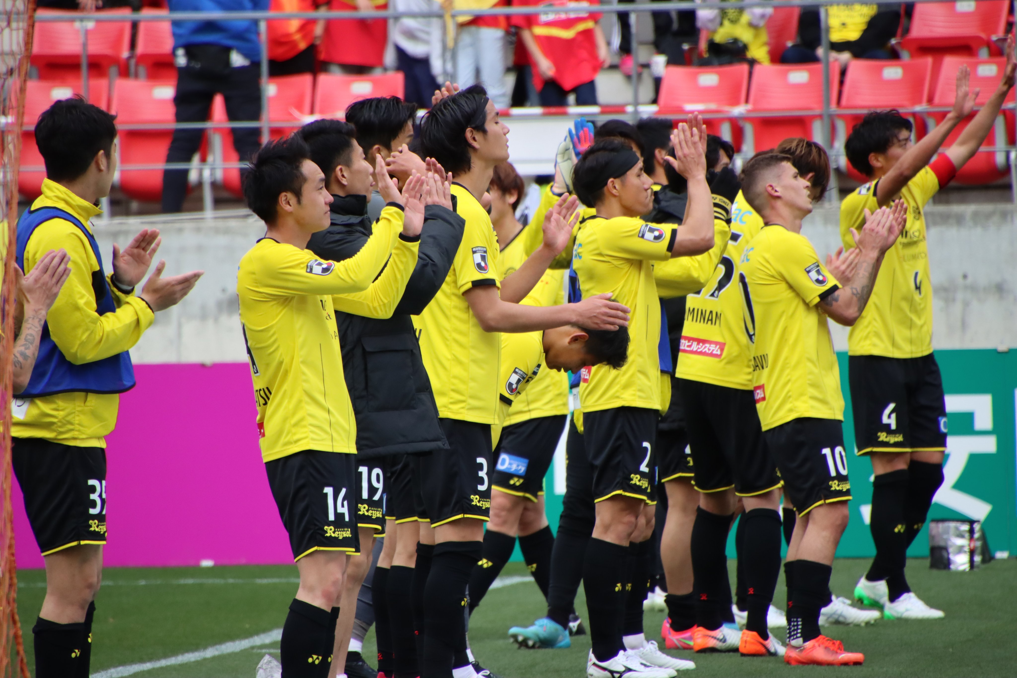 柏レイソルofficial 豊スタでの大きな後押し ありがとうございました 次は日立台連戦 3 26鳥栖戦 4 2磐田戦です サクラ咲く三協フロンテア柏スタジアムで選手とともに戦ってください チケットはローチケで発売中です Reysol30 柏レイソル 会員