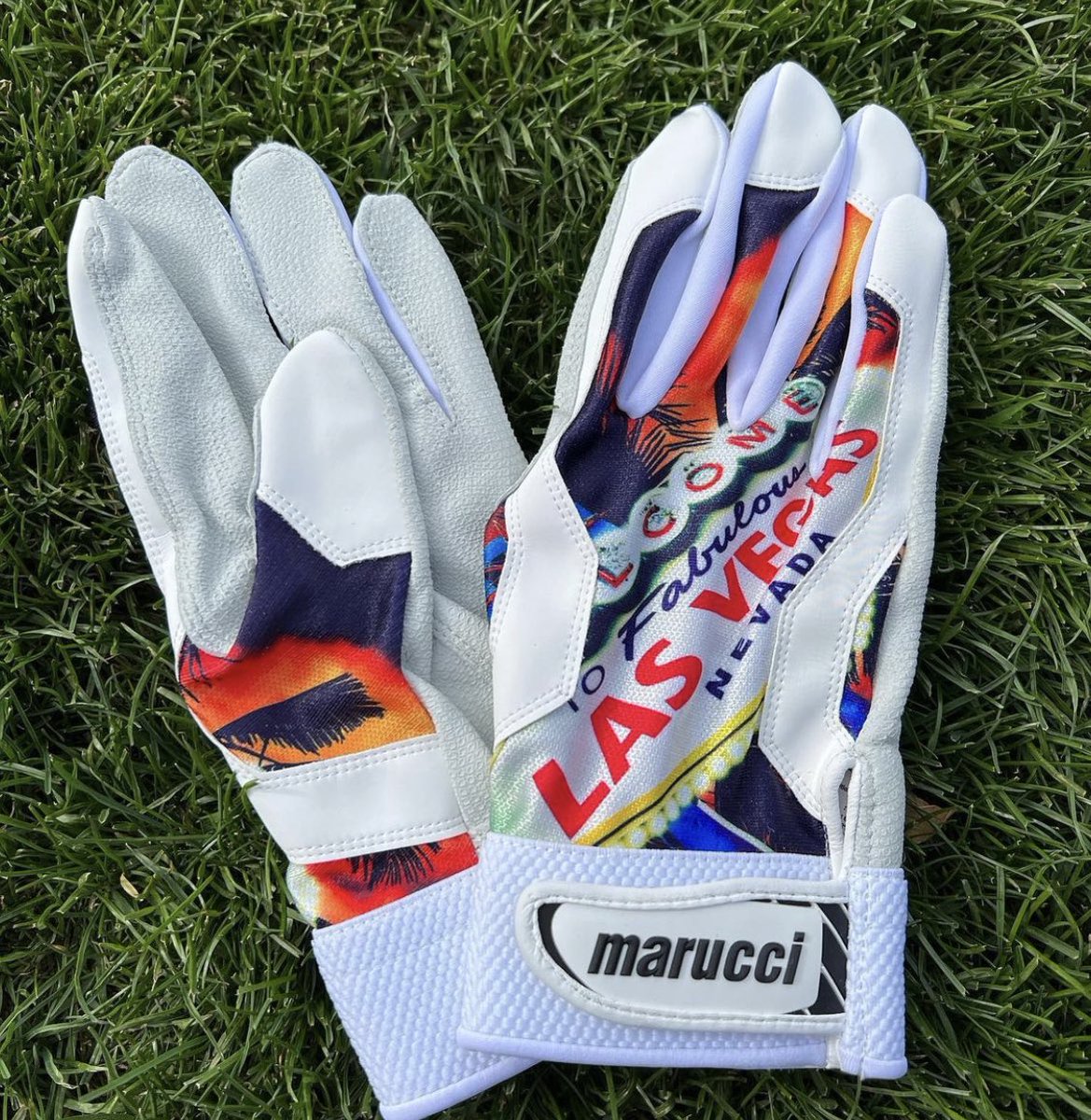 batting gloves lv