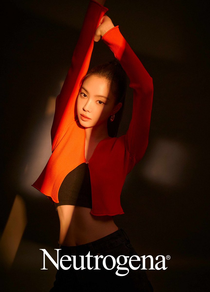 snesources's tweet image. how can she be this beautiful???