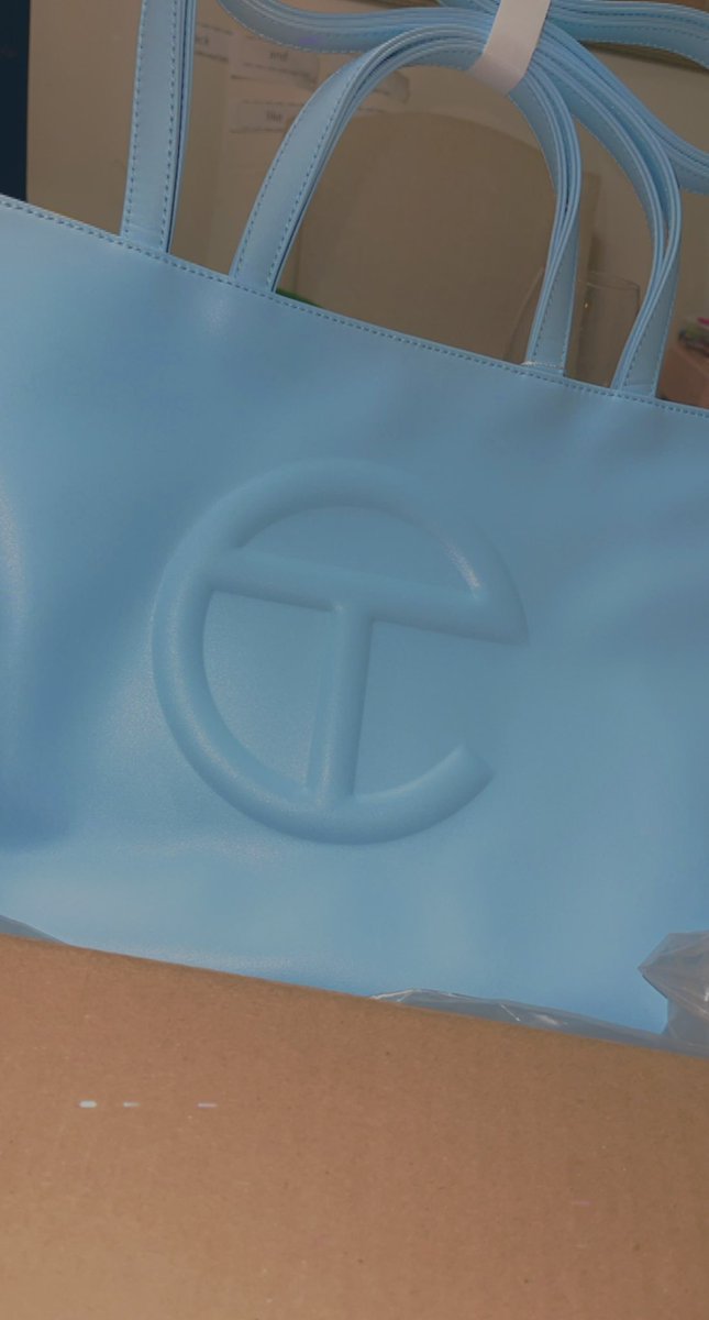 Jessiebea_'s tweet photo. @TELFARGLOBAL #PoolBlue just in time for spring &amp; summer looks 🤪🤪 https://t.co/o4SnkU5edH