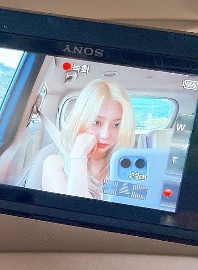 YeeunBrasil's tweet photo. 📰20.03.22

A última publicação da Yeeun no Instagram ultrapassou 160 mil likes, se tornando sua publicação com mais curtidas na plataforma!

#YEEUN #장예은 #예은 https://t.co/uBa9zLjQ3d