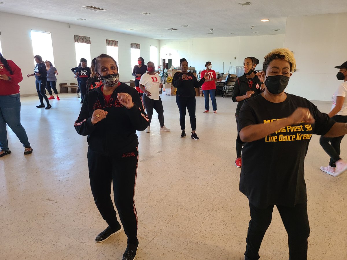 MemphisDST's tweet photo. Thanks to our wonderful instructors Pat Jones and Stephanie Payton for guiding our line dances and strolls, Red Robin for her hospitality, and DJ Sondra! 
We can't wait to see what sisterhood month brings us next. 
#MemphisDST #MovingMACForward #SRDST #DST1913 https://t.co/bWJwkQ00pY