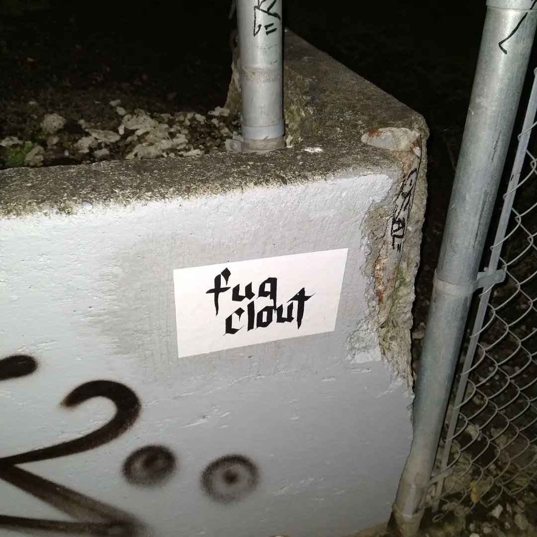 FUQ_clout's tweet photo. 🖕🖕🖕 https://t.co/AyuRGF4QEs