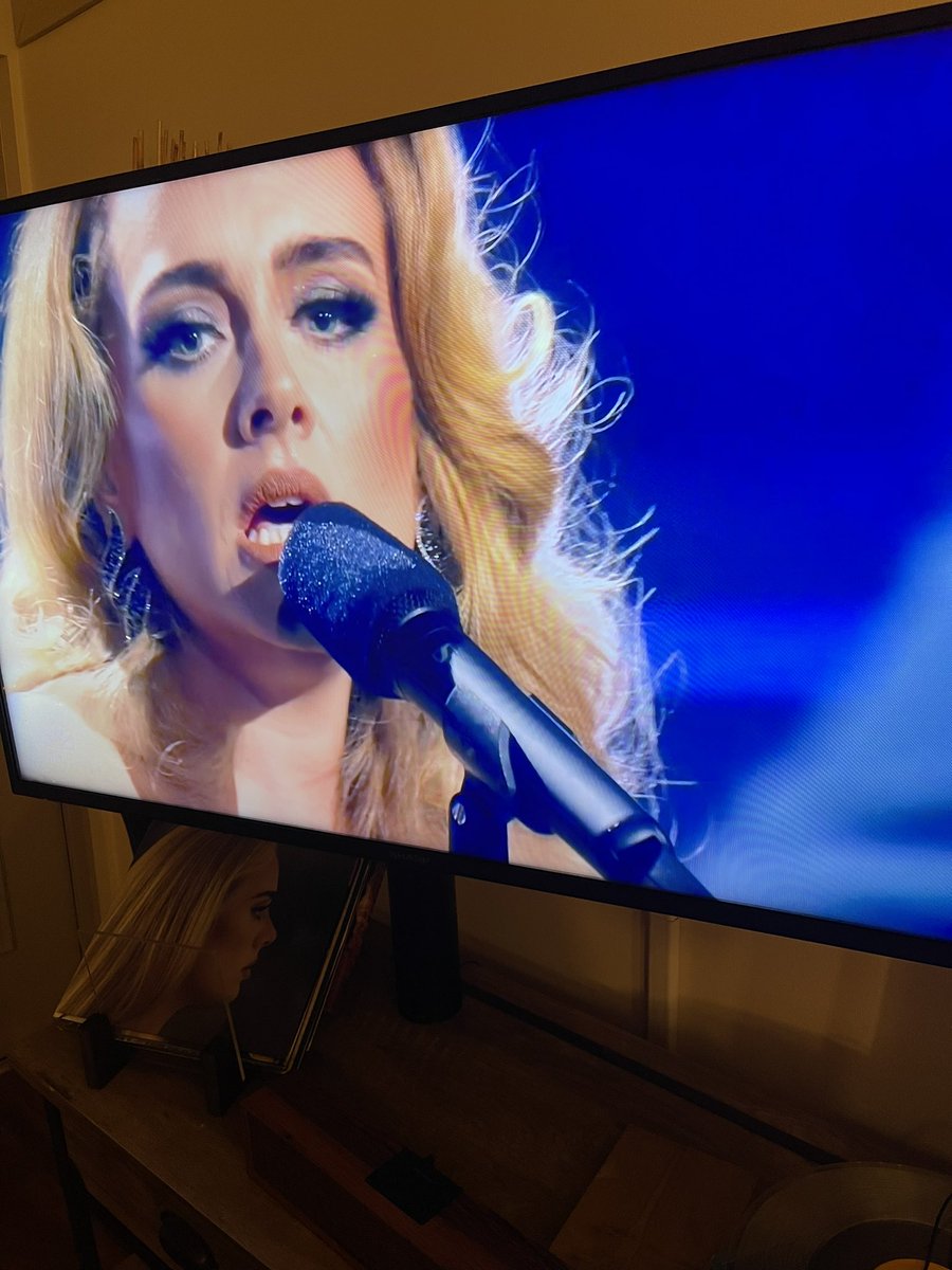 GerronJordan's tweet photo. OMG it’s JUST like I’m at Caesars Palace in Vega… okay 🙄 #AudienceWithAdele https://t.co/ycyhsTdNa8