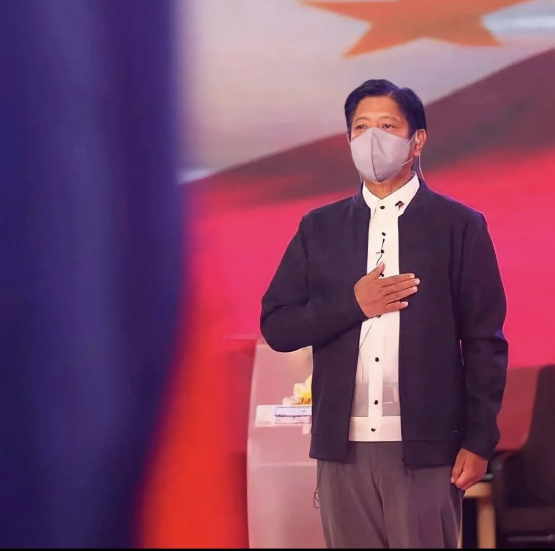 The last man standing still is a man, who else but BBM✌️♥️