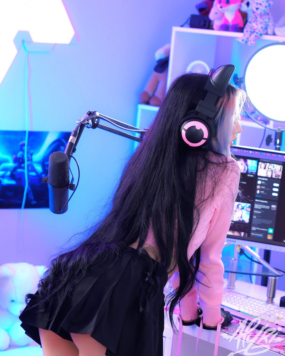 Alyri on Twitter: “dreaming of you tonight💗 https://t.co/Jorh5NyMKU