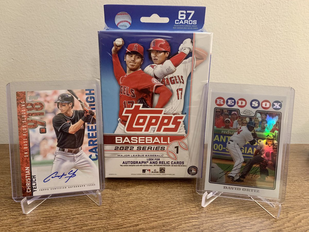 CardsCachet's tweet photo. We’re approaching 4k followers! I am unbelievably thankful for all of you so I’ll be doing a giveaway once we reach the milestone. 
4 winners, 1 for every thousand of you awesome people! Just retweet this to enter and we’ll run it sometime next week!! #whodoyoucollect #hobbyfam https://t.co/vjrXioHSjf