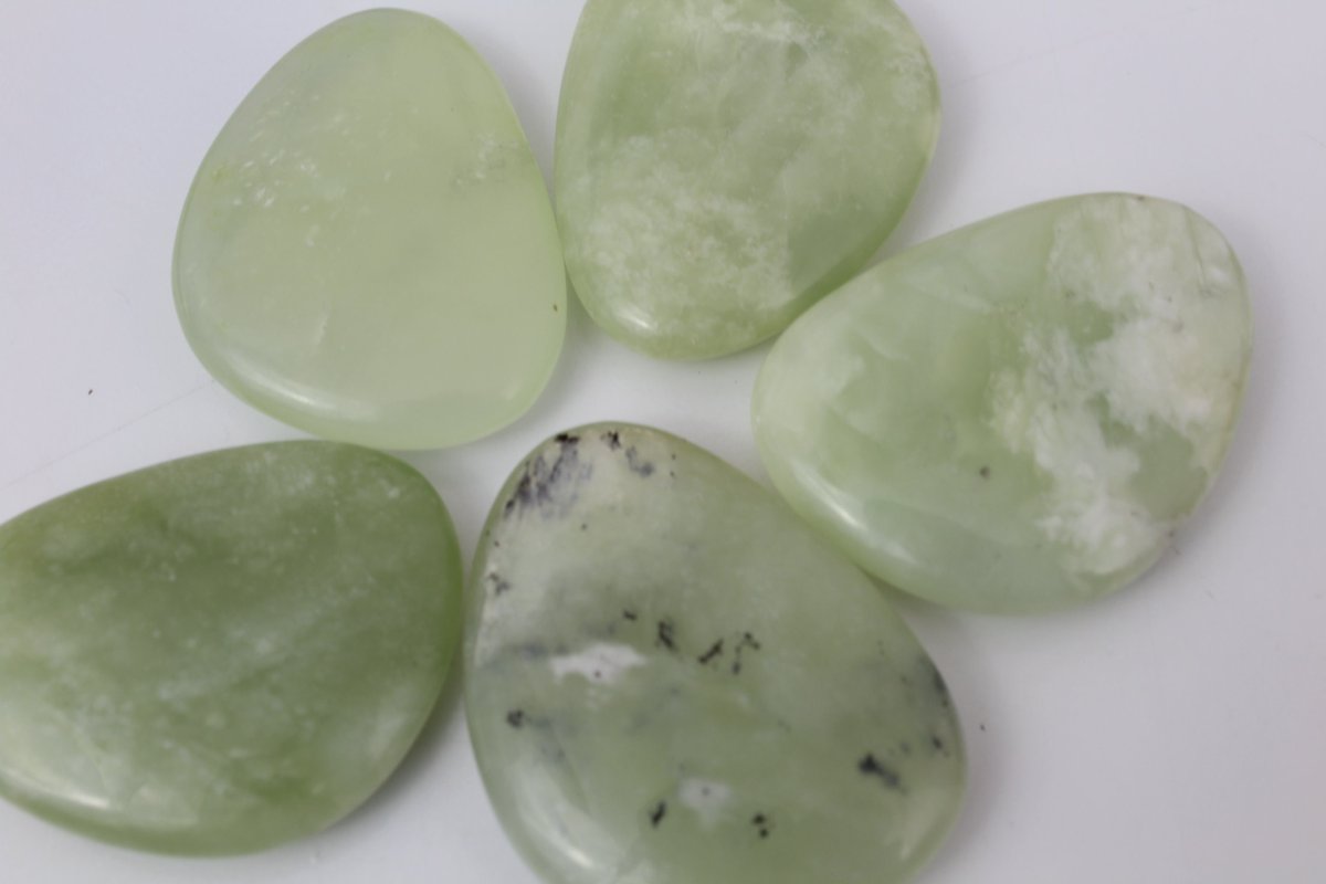 dawnsheaven's tweet photo. Excited to share the latest addition to my #etsy shop: New Jade Worry Stone - New Jade Also Known As Serpentine - Stone Of Good Luck, Good Health, And Protection https://t.co/v6o81Artnn #green #newjadeworrystone #serpentinegemstone #greengemstone #goodlucktalisman #hea https://t.co/VPizqBAYiA