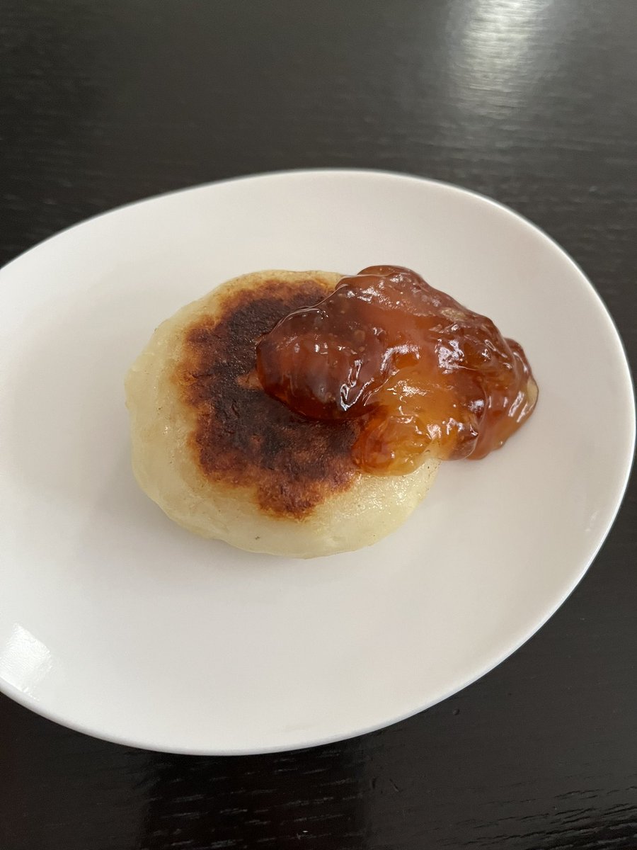 3443wave's tweet image. イモモチ作ったー！

中にチーズ入れたからみたらしタレといい感じに合ってる　美味い