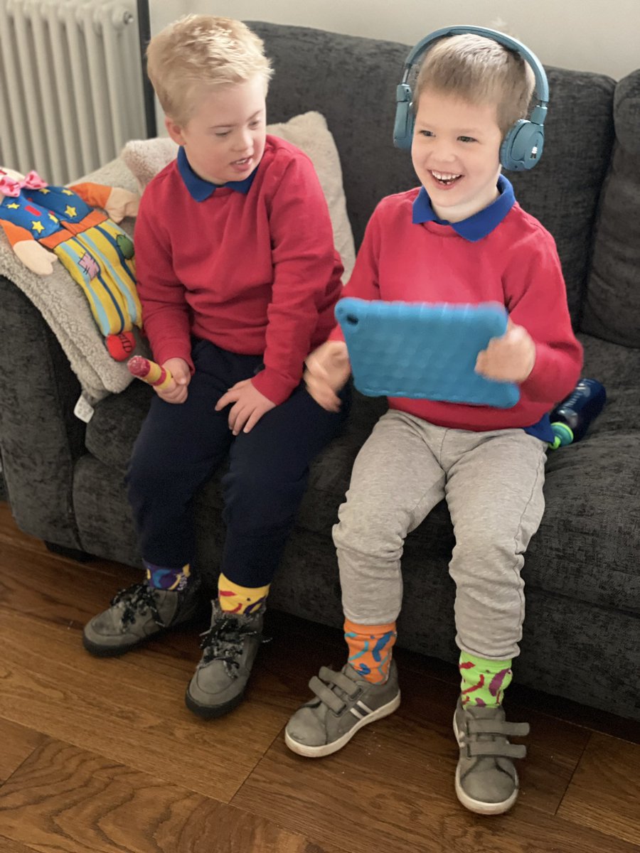 #WorldDownSyndromeDay is here. Let’s see those colourful socks ⬇️

💙💛 #EvanB #OllyB #Brothers #InclusionMeans #DSA #WDSD22 @DSAInfo