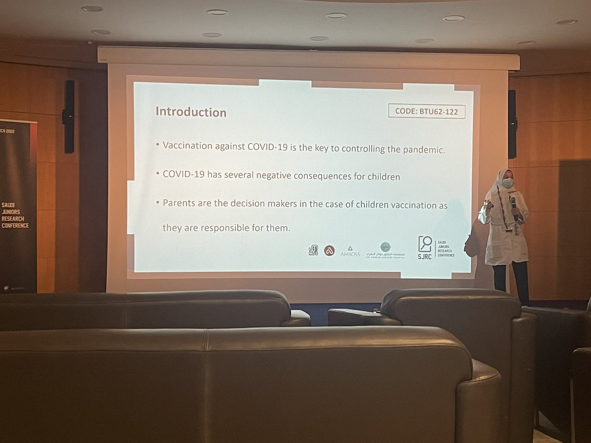 UQUMed37's tweet photo. Uqumed37 Students Shinning on stage 
Oral Presentations 
Saudi Juniors Research Conference 
#sjrc2022 👏🏻👏🏻👏🏻
1.Renan Alabbasi 
2.Ahad Babkair
3.Sadeem Bukhari
4.Abdullah Alharbi https://t.co/6DyaACrBtz