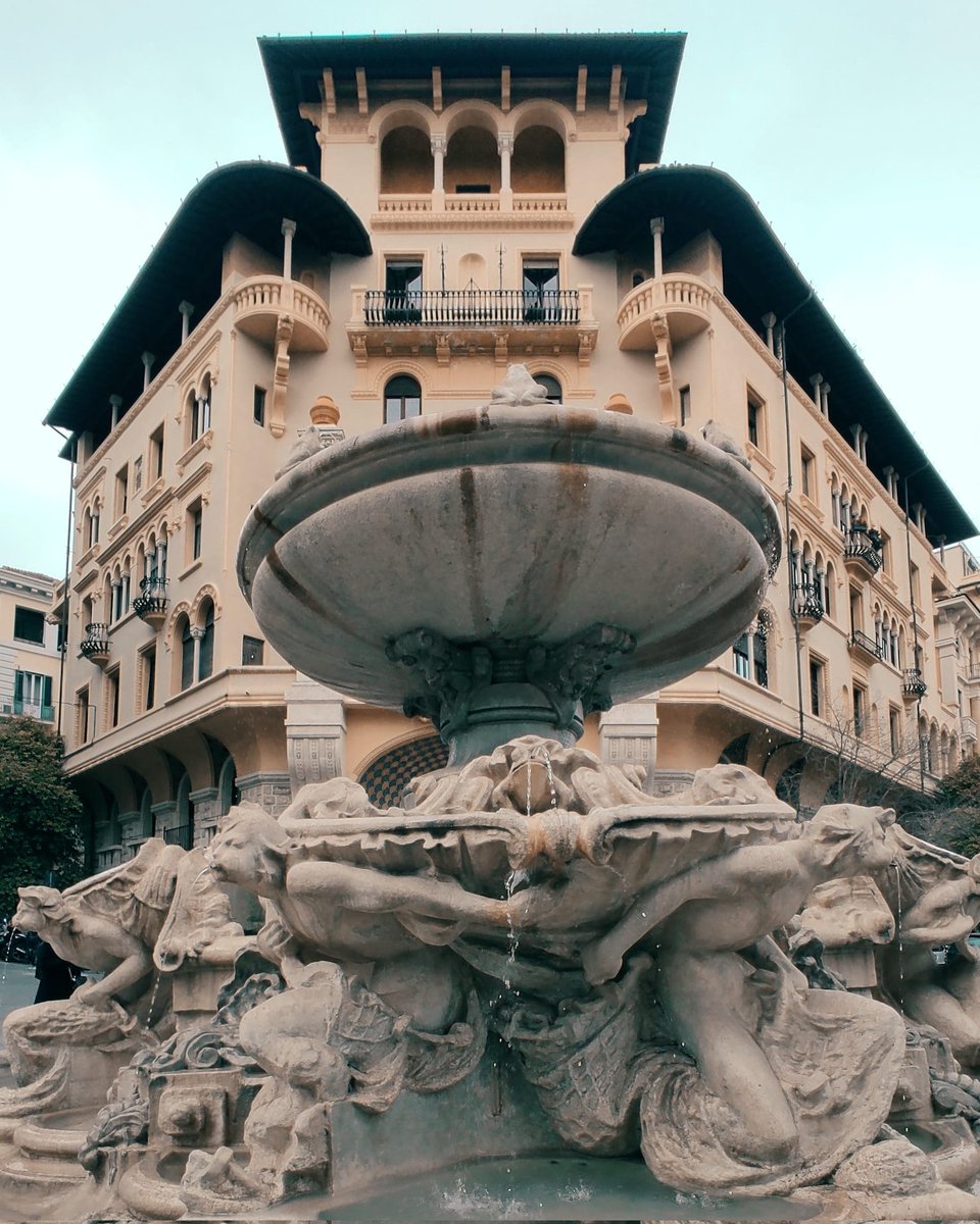 RomaCaputTour's tweet photo. Conosci un quartiere più eclettico e originale in tutta Europa made in 1921? 🤔
Una visita unica nel suo genere 😉
📌 Il Fantastico #Quartiere #Coppede
Sabato 26 Marzo ore 15.00
info@romacaputour.it
#nogreenpass #ariaaperta #passeggiata https://t.co/fKDwQY5tGo