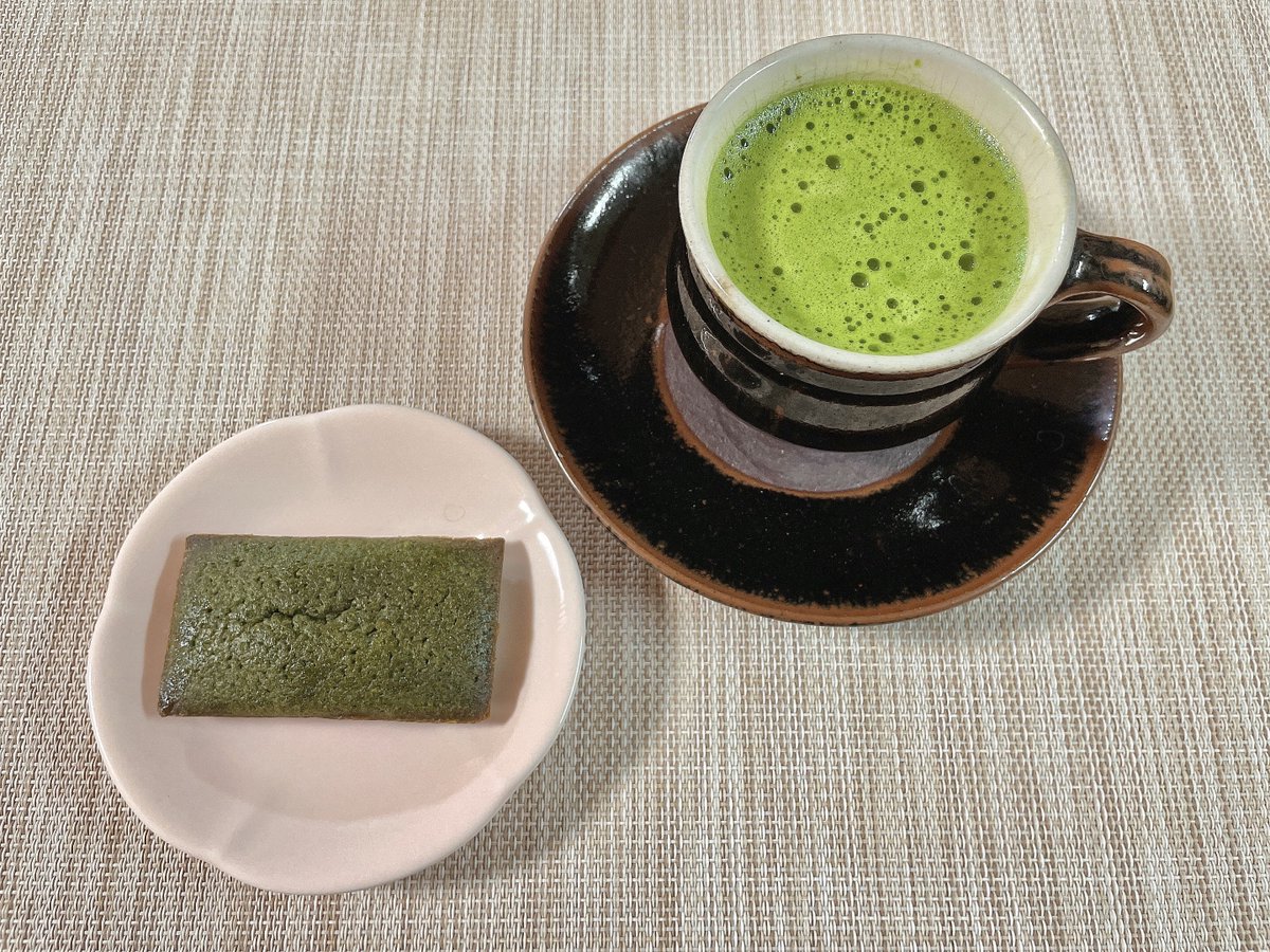 ホワイトデーにフォロワちゃまから頂いたお抹茶のギフトセット🍵ほっこり優しいお味…癒されるぅ〜ありがとう〜💚🌿 https://t.co/we3ub911tD