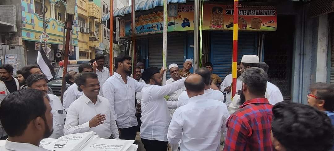 tmmkhqofficial's tweet photo. 14ஆம் ஆண்டில் மமக: மாநில தலைமையகத்தில் நலதிட்ட உதவிகள் வழங்கும் நிகழ்ச்சிகள் நடைபெற்றது.
Follow link:
👇👇👇
https://t.co/K0v9s1ORIB

#mmk14 #மமக #jawahirullahmla https://t.co/rM8rUpHEWZ