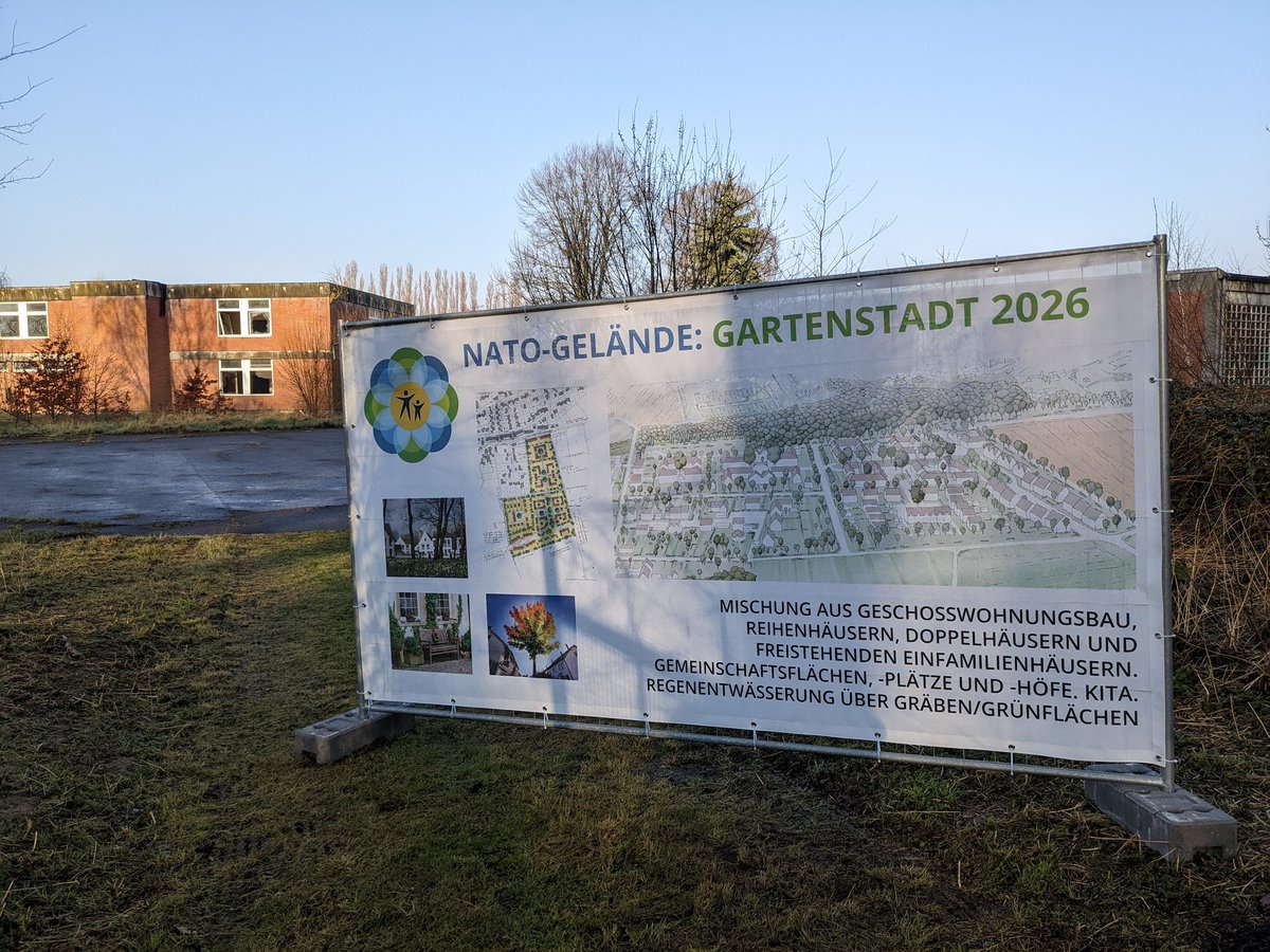 DRKGrefrath's tweet photo. Heute morgen macht die Jury für die Auswahl der Landesgartenschau 2026 auch auf der NATO Station. Wir freuen uns, die Bewerbung von Grefrath und Kreis Viersen aktiv unterstützen zu können. #grefrathkannlaga #grefrath #landesgartenschau #drk https://t.co/KIDz5gbby4