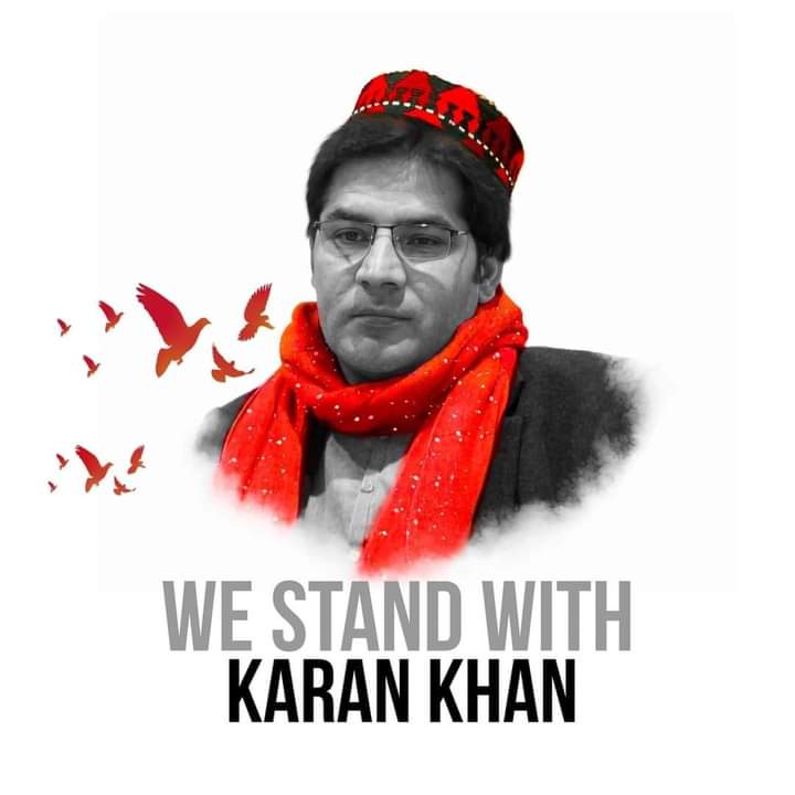 DawarSpeaks's tweet photo. بیا جوړه ده وحشي وحشي فضا په لرو بر کې
بیا سپکه شوه سندره او رباب په پېښور کې
ترڅوچې وي ددین ټهیکدران په کابل جان کې
نو ژوند به خامخا وي په عذاب په پېښور کې
عادل داوړ
#KaranKhanOurPride
#LongLiveMusic https://t.co/hSML9R9hPJ