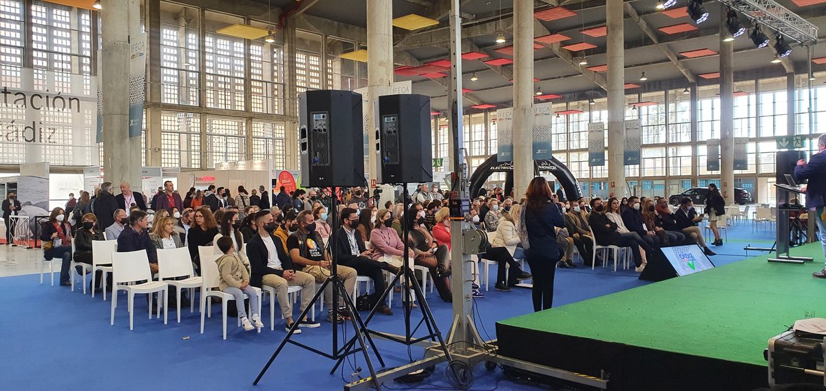 MESA REDONDA. Vinos de Jerez en Gastronomía disfrutando
Modera. <a href="/FHuidobroRein/">Fernando Huidobro</a>. Pte. Honor  Ac. Andaluza de Gastronomía.
- <a href="/LuchiniSolano/">Alberto Luchini</a>, Periodista, Premio Nacional de Gastronomía.
- <a href="/FerrerPepe/">José Ferrer</a>  Embajador <a href="/VinosJerez/">Vinos de Jerez</a>
-  Yo!.Sumiller, <a href="/EfectoDirecto/">Efecto Directo</a>  y <a href="/SherryWomen/">Sherry Women</a>