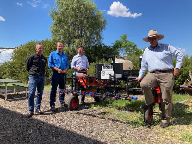 A great visit to IA Watson Research Centre by Minister David Littleproud and local MP Mark Coulton. Scale, capability and regional delivery on show. ⁦<a href="/SiaSydney/">Sydney Agriculture</a>⁩ ⁦<a href="/Sydney_Uni/">University of Sydney</a>⁩ ⁦<a href="/D_LittleproudMP/">David Littleproud MP</a>⁩ ⁦@MarkCoultonMP⁩