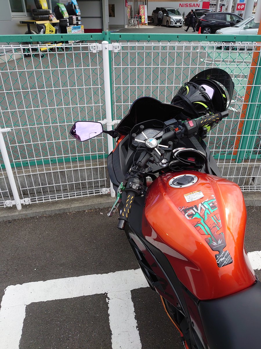 yamituki_R's tweet photo. タナックスミラー案外似合うな…(自画自賛) https://t.co/dTF7v7THx2