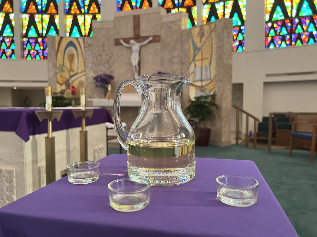 STMoreParish's tweet photo. Miss night one of our Lenten mission?  Watch a replay on our parish website (https://t.co/dUFpVvCwwr). Join us for the second night (Monday at 7pm). “We are all called by the Lord to be his disciples, to fall deeper in love with him.” https://t.co/ItGKYMW8H3