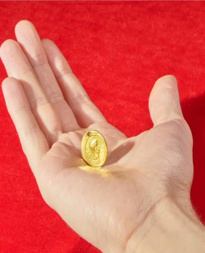 mckalra's tweet photo. 'EID MAR' Coin commemorating assassination of Julius Caesar on sale, it was till recently on display at British Museum, being one of the three known coins, apart from one in Deutsche Bundesbank Collection &amp; another in a private collection.

https://t.co/L6PyvcJ0RL

#romanhistory https://t.co/lw64TSip4R