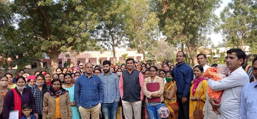 PRESIDENTBKN2's tweet photo. आर पी एस सी भर्ती 2018 में चयनित सभी प्यारे #व्याख्याता
साथियों को राजकीय सेवा में व्याख्याता पद पर 1 वर्ष पूर्ण होने पर तहे दिल से हार्दिक बधाई 🙏🌹और शुभकामनाएं
 मैं अपने सभी  साथियों के लिए ईश्वर से प्रार्थना करता हूं कि आने वाला कल बहुत बेहतर और मंगलमय हो।
@MohanSihag24 https://t.co/xjf8xOlRBr