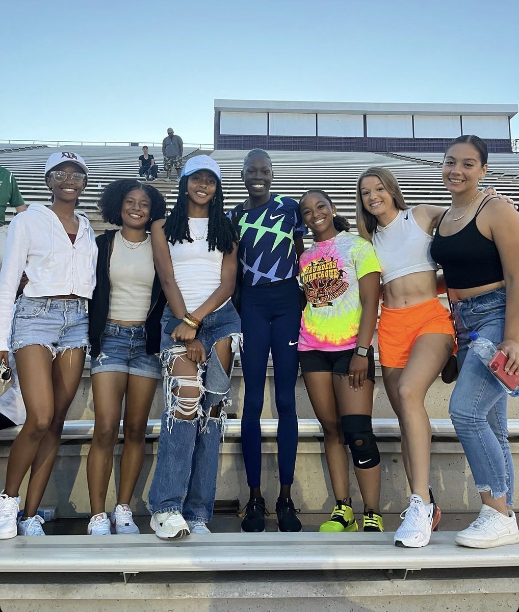RattlersTrack's tweet photo. North Canyon Girls Track Team with Olympic Gold Medalist in the 800m and the 4x400m  Athing Mu https://t.co/9Wit22HYAI