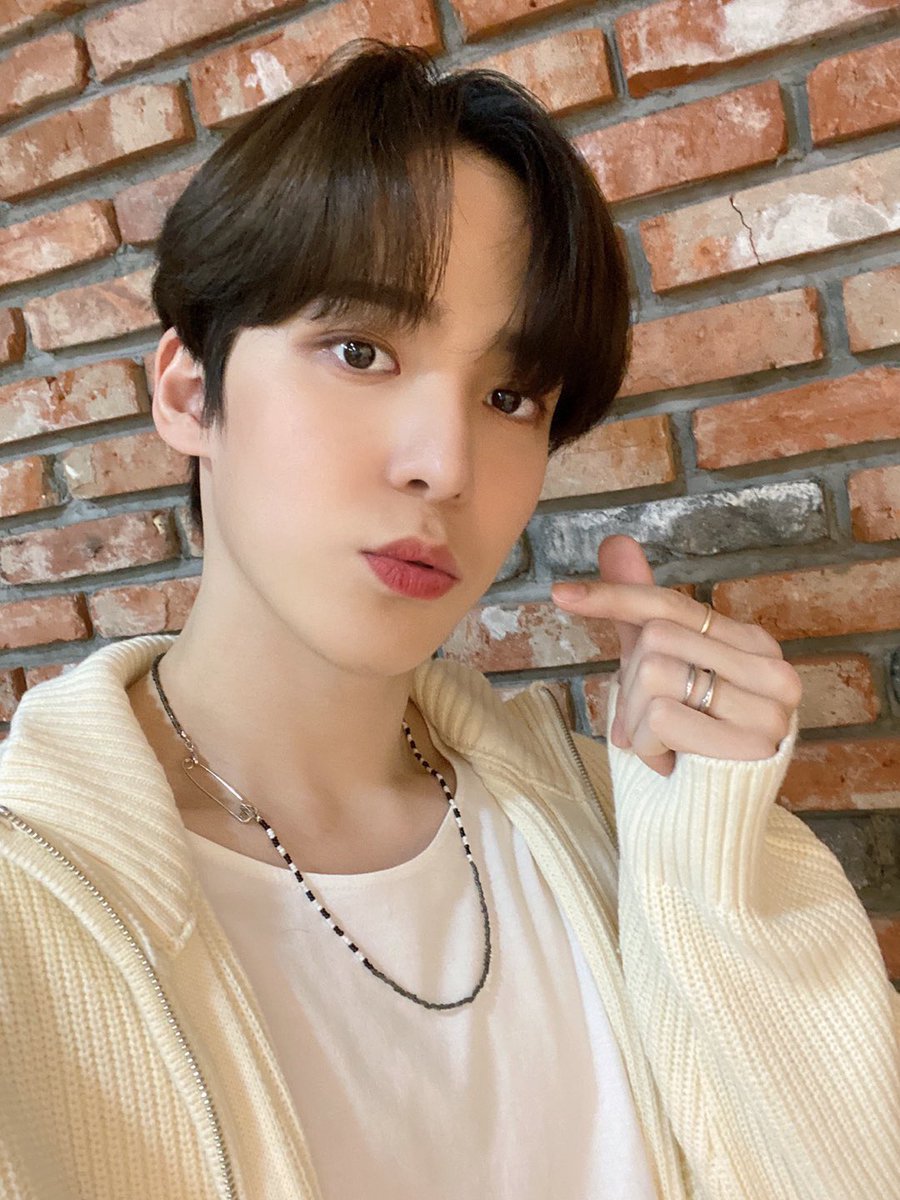 akabataanz's tweet photo. @ATEEZofficial 🌙 FIL TRANS

[#YUNHO] Mahal ko ang mani ngayon ❤
#ATEEZ #에이티즈 https://t.co/ATjNtbTL9O