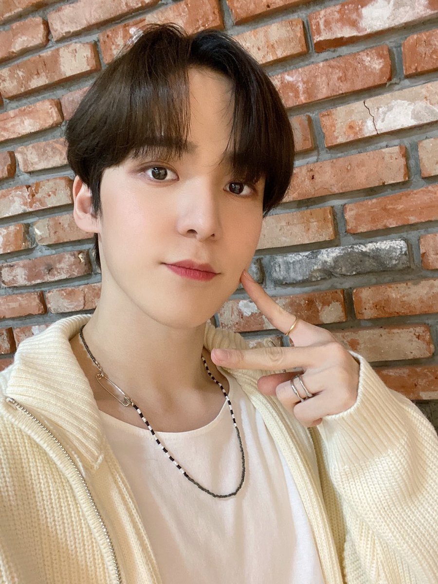akabataanz's tweet photo. @ATEEZofficial 🌙 FIL TRANS

[#YUNHO] Mahal ko ang mani ngayon ❤
#ATEEZ #에이티즈 https://t.co/ATjNtbTL9O