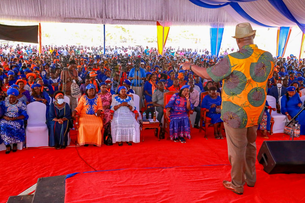 h_okumbe's tweet photo. Joined H.E. Mama @IdaOdinga &amp; hundreds of Women LEADERS at the SIAYA Azimio Women Convention to drum up SUPPORT for political leadership among the WOMEN FOLK and galvanise support for The @RailaOdinga Presidency. Promoted peaceful campaigns &amp; political tolerance at the OCCASION https://t.co/Opx4l99Kxw