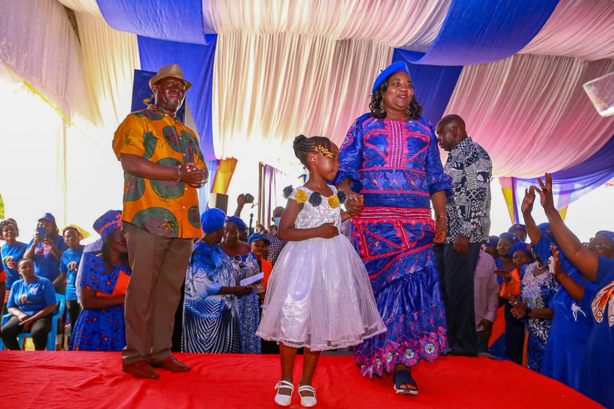 h_okumbe's tweet photo. Joined H.E. Mama @IdaOdinga &amp; hundreds of Women LEADERS at the SIAYA Azimio Women Convention to drum up SUPPORT for political leadership among the WOMEN FOLK and galvanise support for The @RailaOdinga Presidency. Promoted peaceful campaigns &amp; political tolerance at the OCCASION https://t.co/Opx4l99Kxw