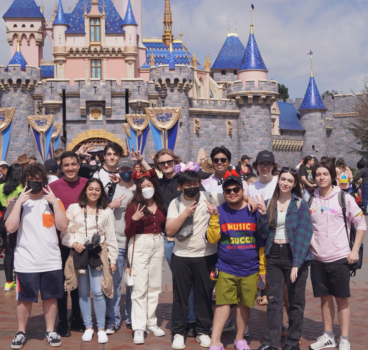 LittleBoySkippy's tweet photo. Absolutely mind blowing how these incredible friendships are all thanks to a pixelated block game that I downloaded when I was just 14 years old. Forever grateful to be able to consider each of you crazy Minecraft nerds as my friends💜 https://t.co/gKFcqtbIxX
