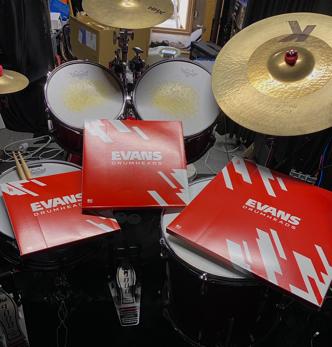 tono_dr's tweet photo. ヘッドは初めてのエバンス

#ドラム #メンテナンス #YAMAHA #oakcustom #evans #drumhead https://t.co/EKNdGfo5J9