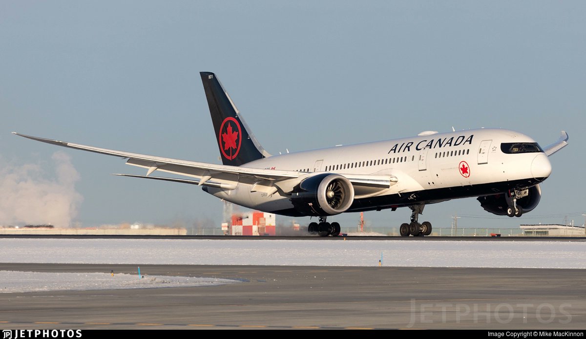 JetPhotos's tweet image. An Air Canada 787 touching down in Calgary. jetphotos.com/photo/10512440 © Mike MacKinnon