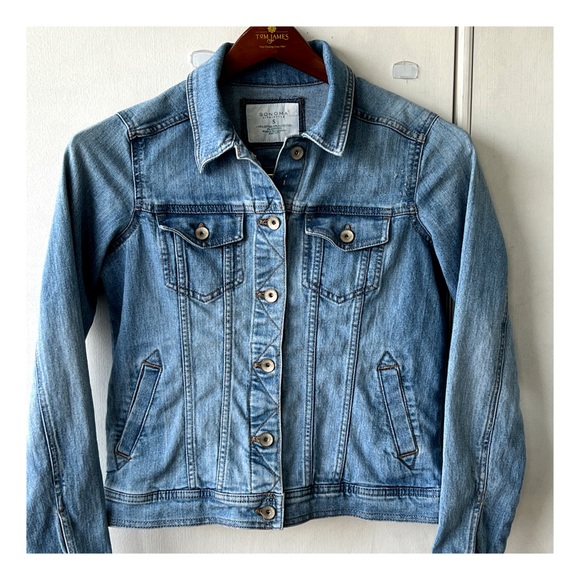 KarenMi69296900's tweet photo. So good I had to share! Check out all the items I'm loving on @Poshmarkapp from @MGSnyder12172 #poshmark #fashion #style #shopmycloset #derekheart #loft: https://t.co/3zGqLlwk94 https://t.co/JURVuw7dHP