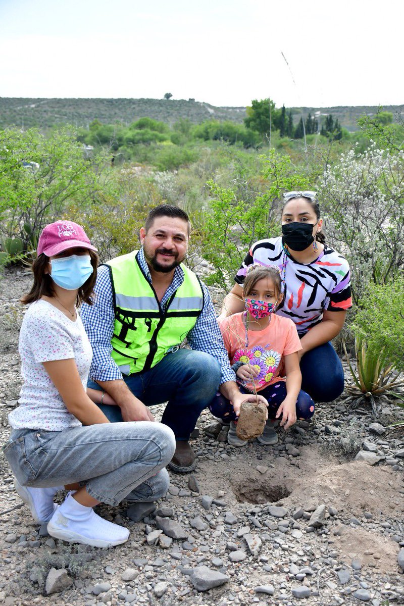 JaimeadcHo's tweet photo. Felicidad es la Familia y Doble Felicidad es Plantar un Árbol 🌳 con la Familia y la mas Grande de todas Tener a Cristo en Nuestros Corazones ♥️
Feliz día de la Felicidad !! https://t.co/6OfRg6Q8RL