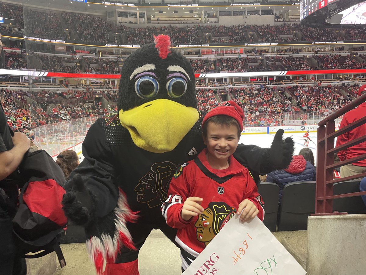 MrBookler's tweet photo. Thank you to @JonathanToews for giving Ethan, age 8, his game-used stick.  Mr. Toews also gave Ethan a memory that he will never forget.  Thank you, Captain, and thank you  @NHLBlackhawks  
#Blackhawks https://t.co/fOtkymado0