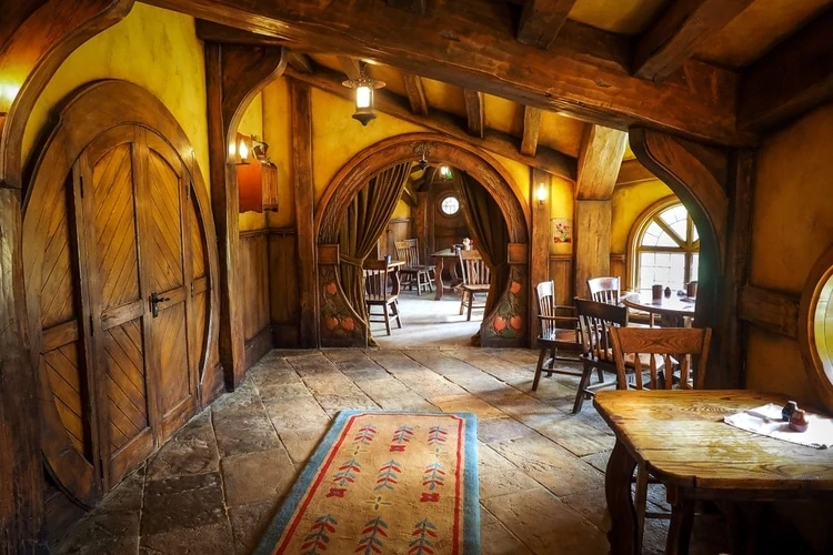 bestoftolkien's tweet photo. “it was a hobbit-hole, and that means comfort.” https://t.co/VmNhLrIMSM