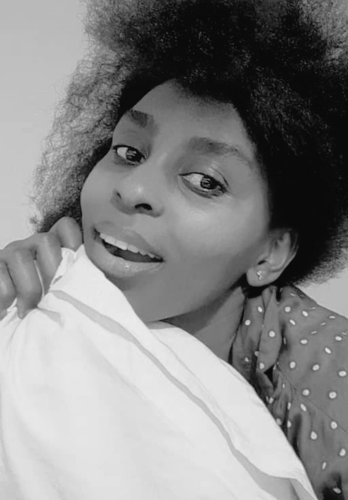 UgBreks's tweet photo. Real girls aren't perfect. and perfect girls aren't real.#amreal https://t.co/UmGyY71dZo