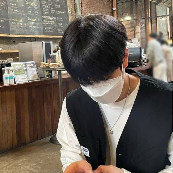 .
.
.
         happy 3rd to us, mahal ko.
.
.
.