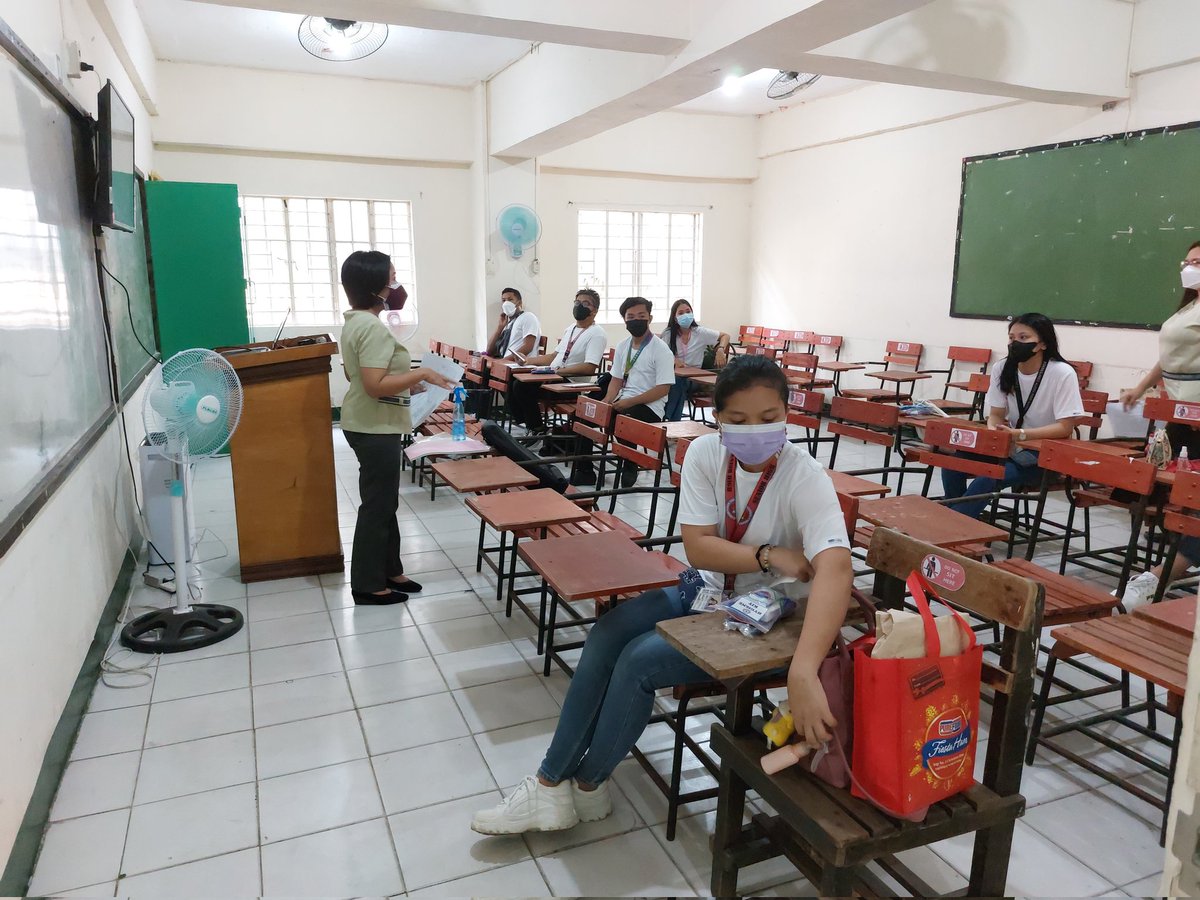 eLLe_Jay_c's tweet image. This is it!!! 🤗
First Day😀
First Week 😃

Welcome to my Face-to-Face Contemporary Arts Class with some of my grade 12 students!!! 😷👩‍🏫 

#f2f
#f2fclasses
#1stday #1stweekofschool #ContemporaryArt