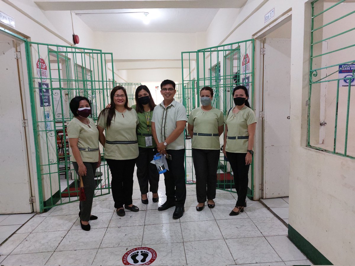 eLLe_Jay_c's tweet image. This is it!!! 🤗
First Day😀
First Week 😃

Welcome to my Face-to-Face Contemporary Arts Class with some of my grade 12 students!!! 😷👩‍🏫 

#f2f
#f2fclasses
#1stday #1stweekofschool #ContemporaryArt