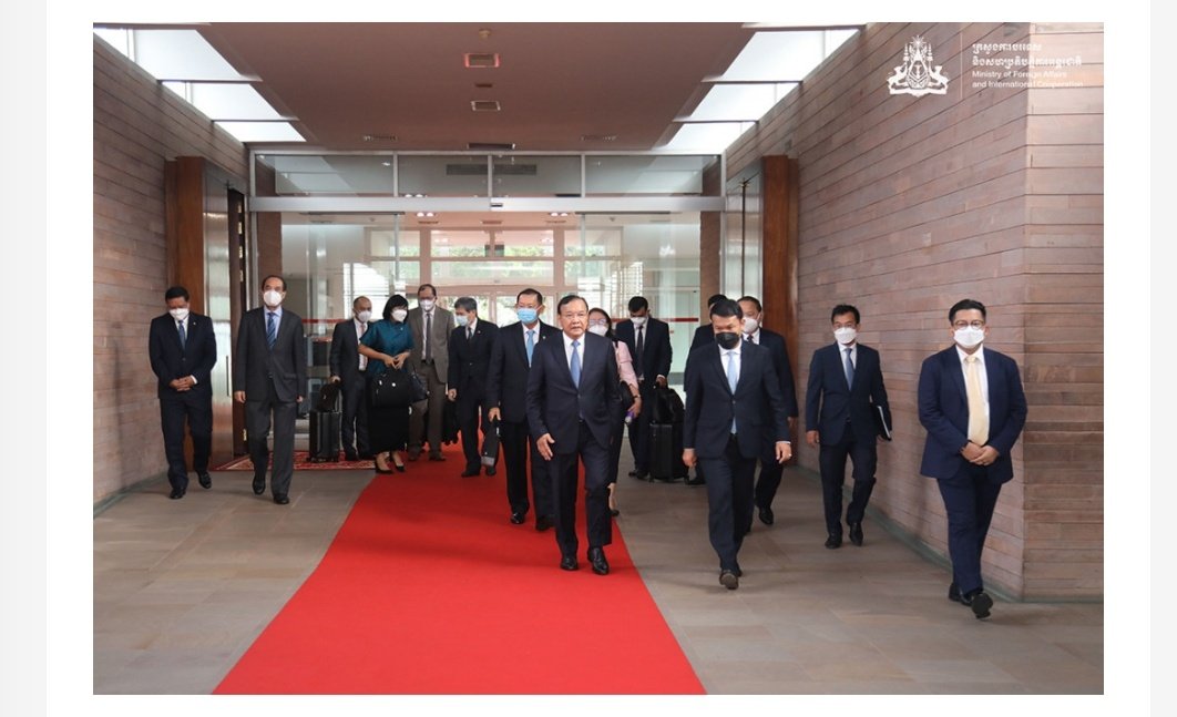 MayWongST's tweet photo. #Cambodia foreign minister would have landed in #Myanmar, making his 1st visit as #ASEAN special envoy. @ASEAN sec-gen is also part of delegation. Aim is to try &amp; find solutions to Myanmar crisis/#militarycoup that's been ongoing for more than 1 year.  #WhatsHappeninglnMyanmar https://t.co/LLr1hmlI3a