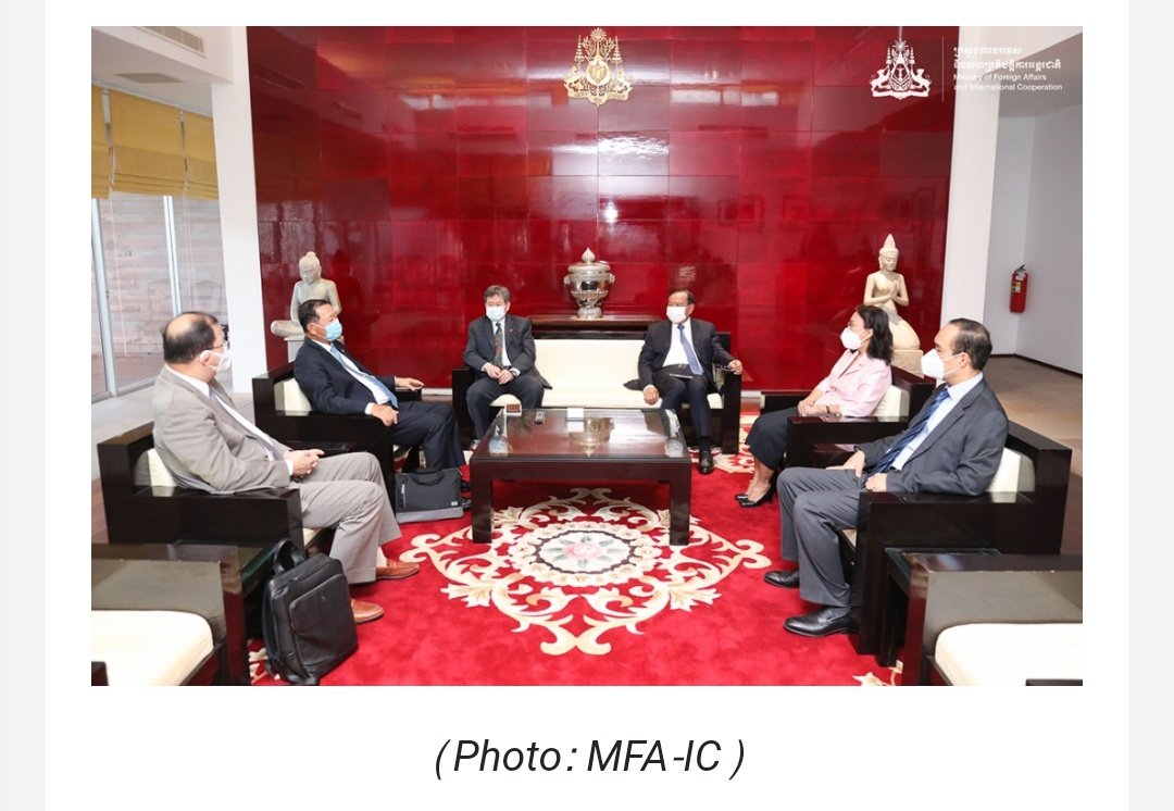 MayWongST's tweet photo. #Cambodia foreign minister would have landed in #Myanmar, making his 1st visit as #ASEAN special envoy. @ASEAN sec-gen is also part of delegation. Aim is to try &amp; find solutions to Myanmar crisis/#militarycoup that's been ongoing for more than 1 year.  #WhatsHappeninglnMyanmar https://t.co/LLr1hmlI3a